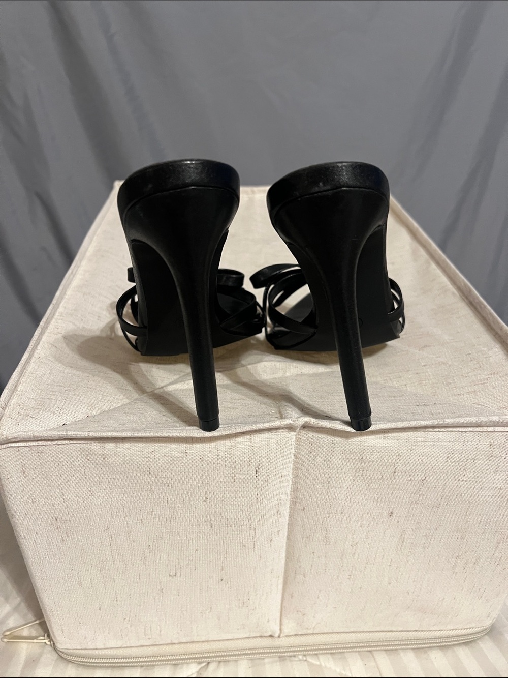 Black Pointed-Toe Bow Strap Heels - Women's - Picture 3 of 4